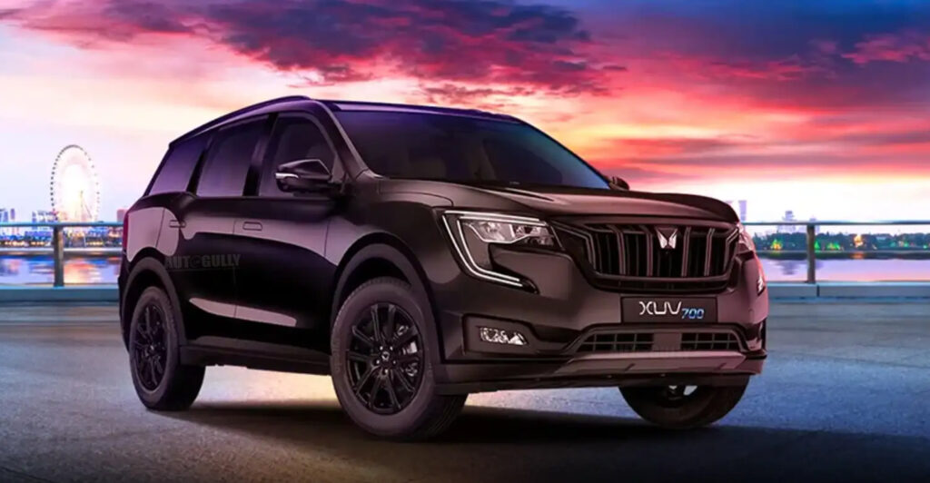 Mahindra XUV700 – Up to ₹30,000 Off